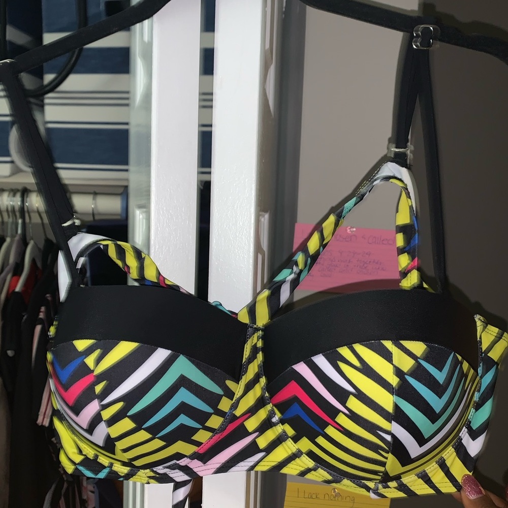 Never worn multi print swimsuit bikini top.